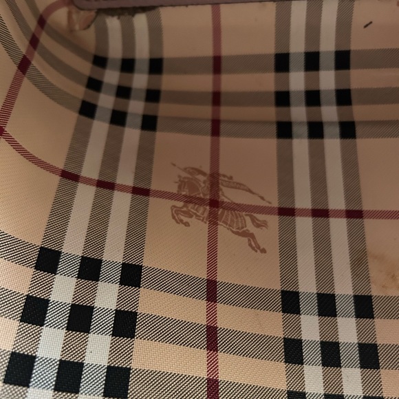 Vintage Burberry tote bag. Used . Size medium - Picture 10 of 13